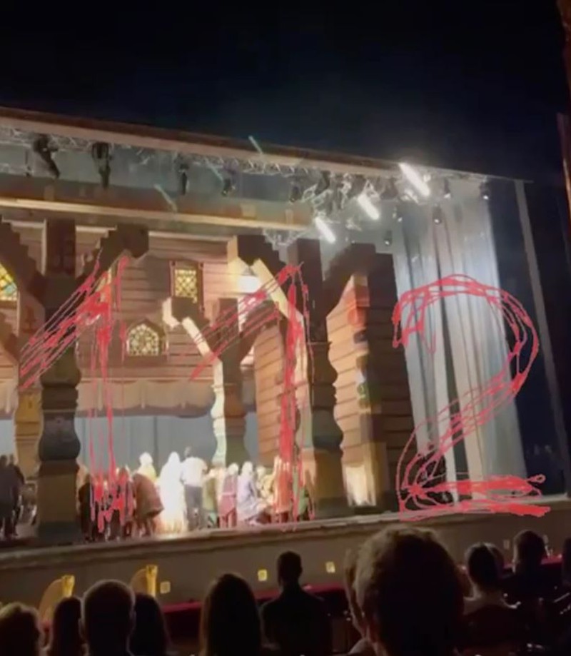 Hiện trường nghệ sĩ Nga bị kẹp tử vong trên sân khấu gây ám ảnh