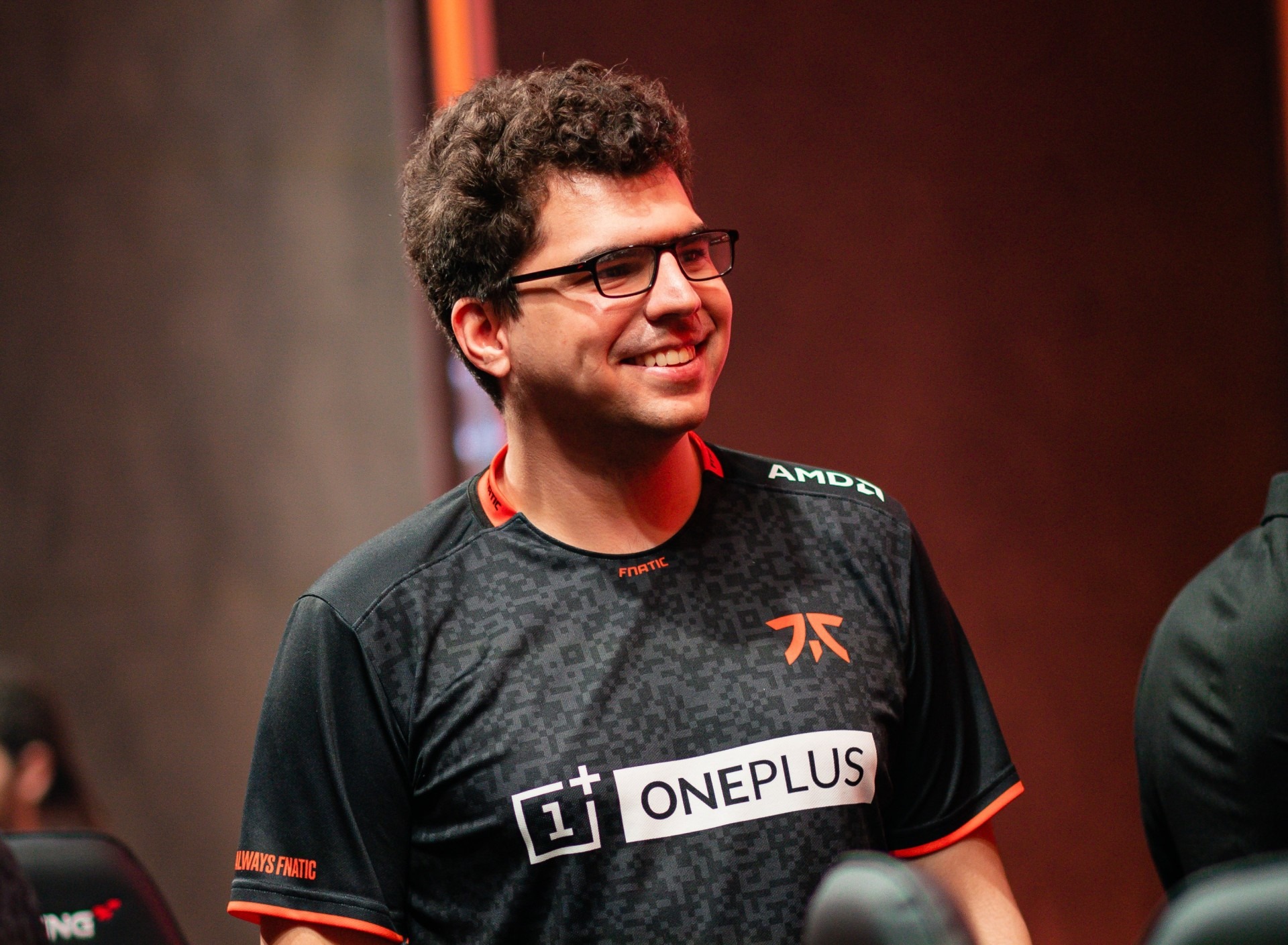 LMHT: Fnatic vướng tin đồn lục đục nội bộ khi Bwipo unfollow toàn bộ các thành viên của đội tuyển