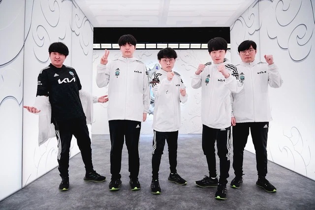 LMHT: Với 9 chiến thắng liên tiếp, DWG KIA đang trên con đường xô đổ kỷ lục của SKT T1 ngày trước