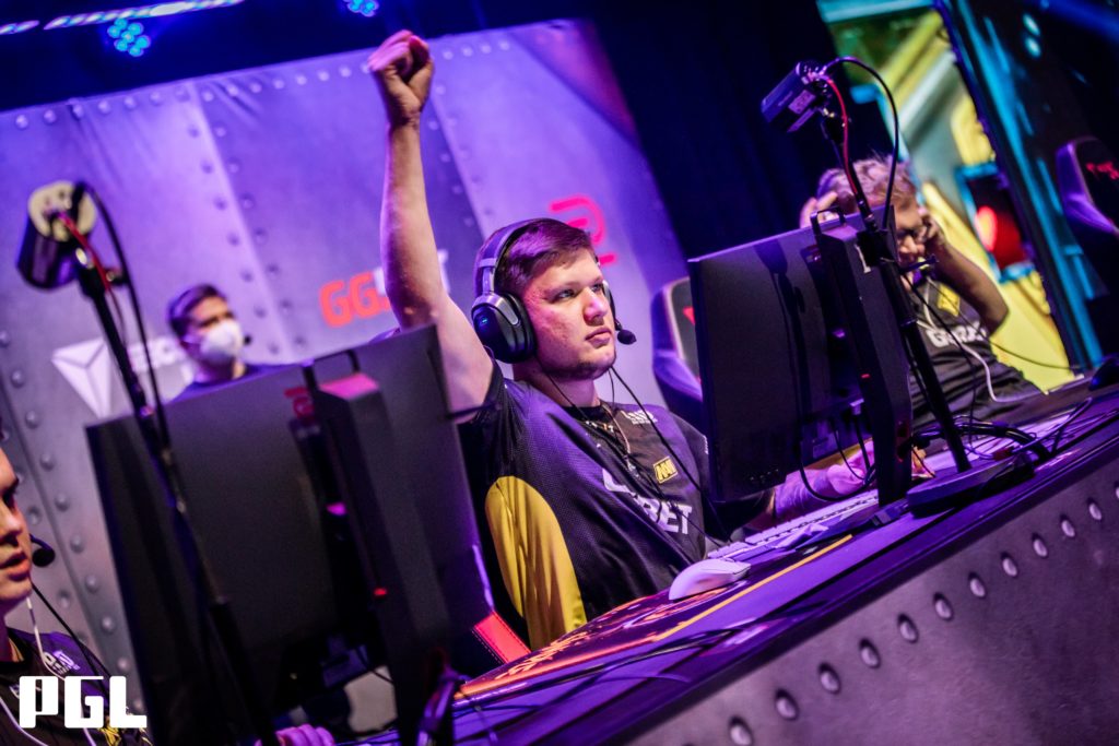 Natus Vincere nâng cao chiếc cúp Major lần đầu tiên trong lịch sử với màn comeback không tưởng