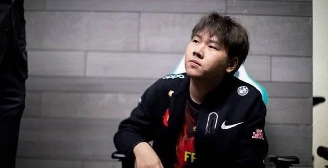 LMHT: FPX có dự định đưa nam tuyển thủ từng bán độ ra PCS vì bị tẩy chay dữ dội tại LPL?