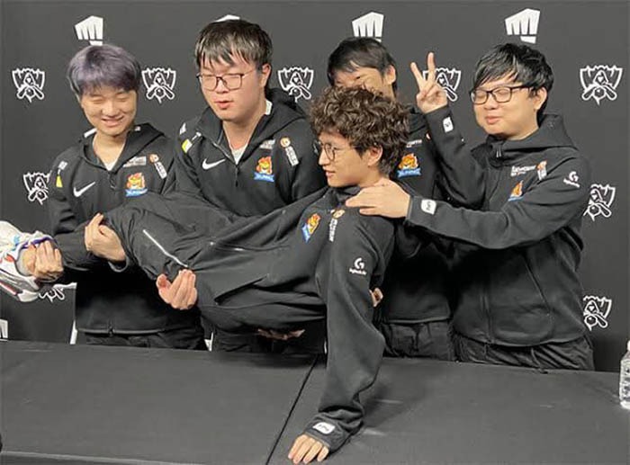 LMHT: Suning sẽ chia tay toàn bộ đội hình Á Quân CKTG 2021, chỉ giữ lại mỗi Bin mà thôi