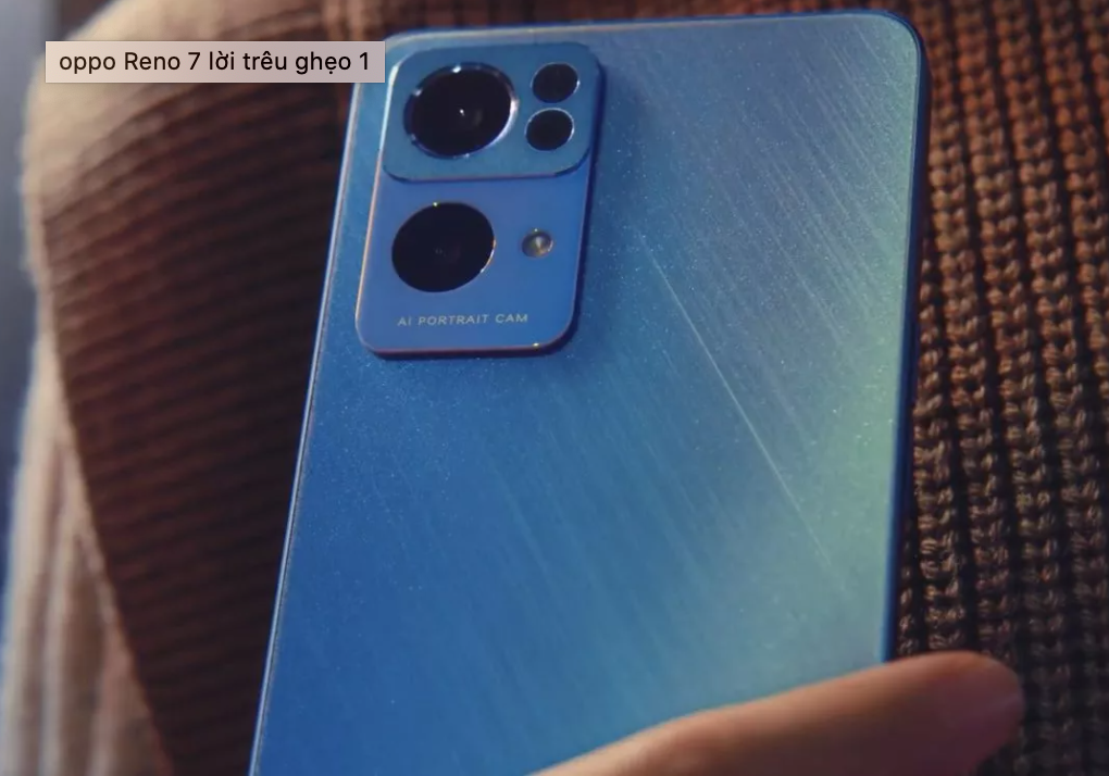 Oppo Reno 7 Pro ra mắt với camera selfie 'mắt mèo', đèn thông báo độc đáo