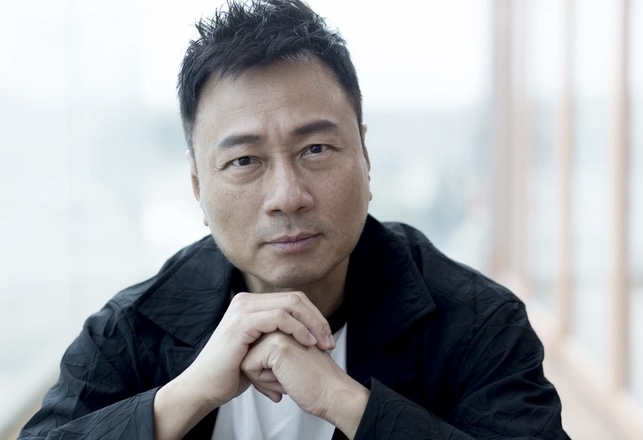 Tài tử TVB đình đám một thời phải bán hàng rong để mưu sinh