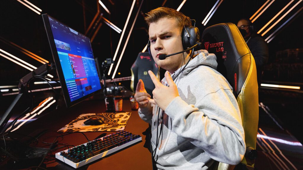 BONECOLD tuyên bố Ascend sẽ tiến vào chung kết mà không thua một map nào