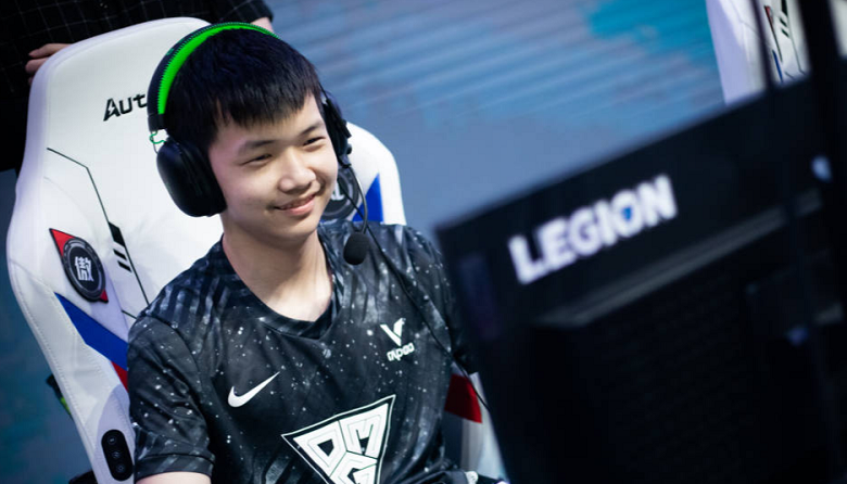 Tâm điểm LPL tuần 1: EDG bất bại, OMG vươn xa trên BXH và nỗi buồn của Top Esports