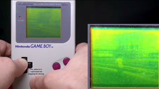 Hãy cùng xem cách mà YouTuber này chơi GTA V trên chiếc Game Boy cổ điển
