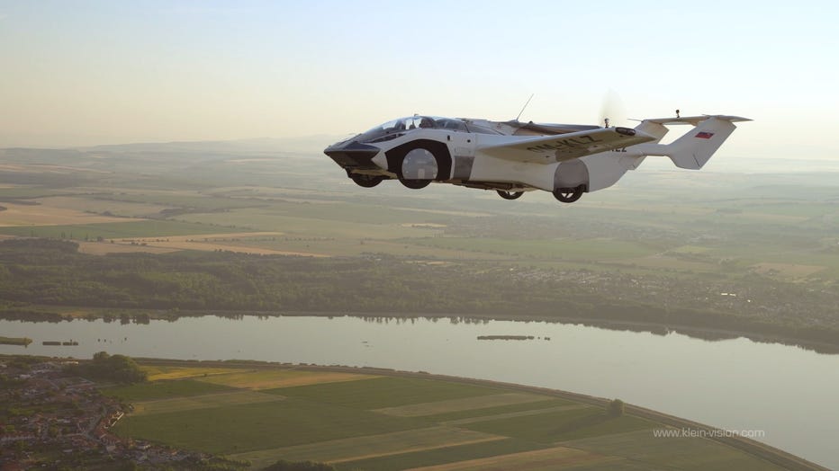 Siêu xe AirCar được chứng nhận đủ điều kiện bay và sẽ giao hàng vào cuối năm 2023