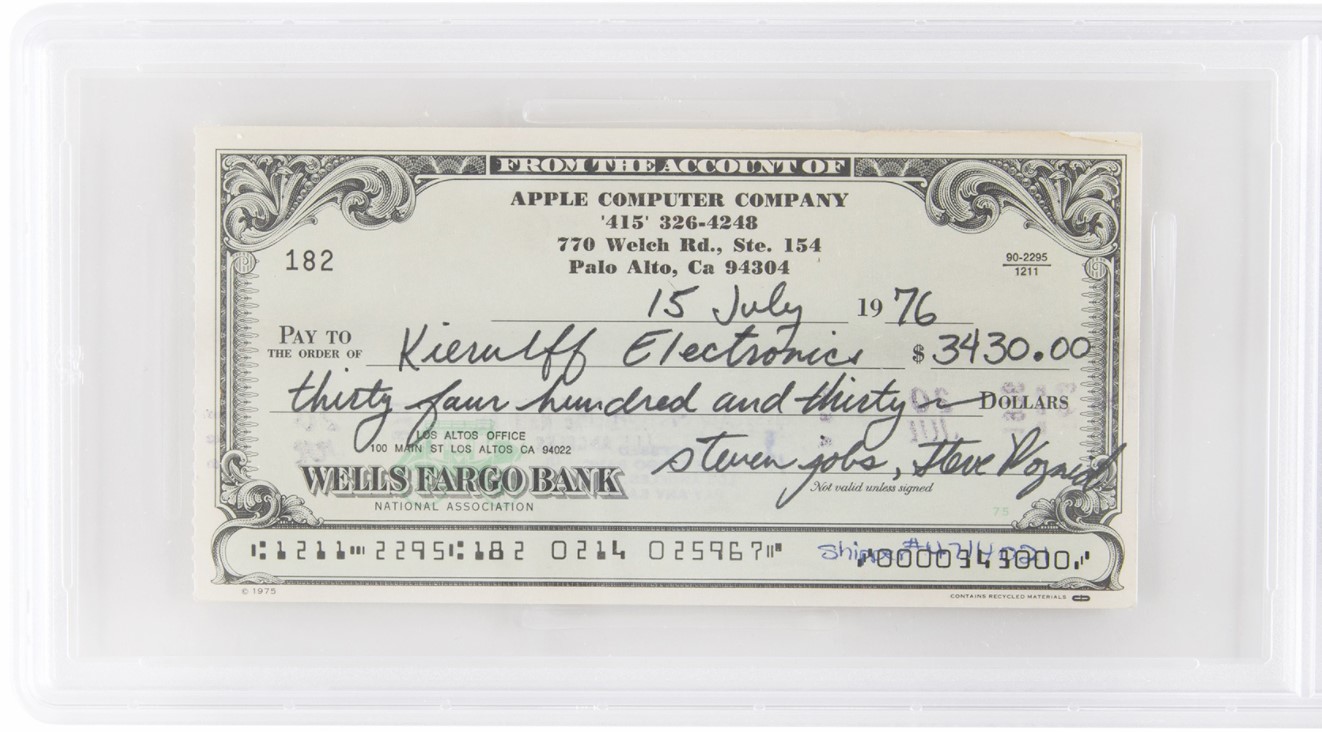 Tấm séc trị giá 3,430 USD với chữ ký Steve Jobs, đang được bán đấu giá hơn 25.000 USD