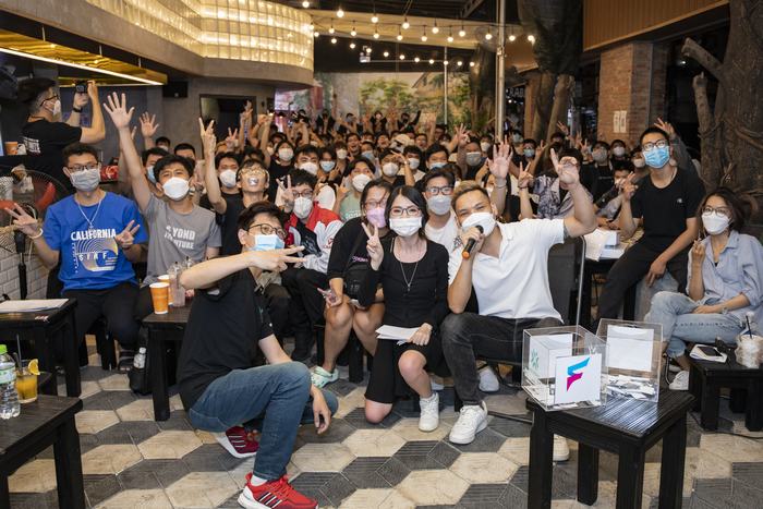 Cộng đồng Valorant "cháy" cùng các streamer tại sự kiện Watching Party Offline