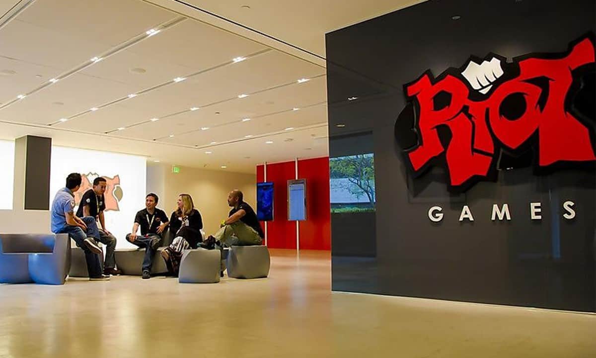 Riot Games ủng hộ cho Đông Âu hơn 20 tỉ đồng