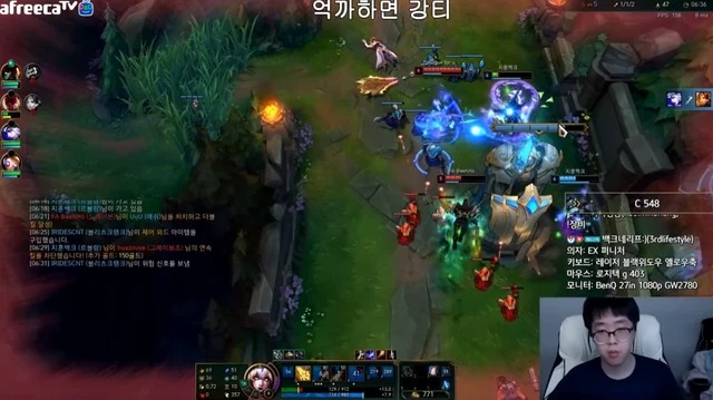 Đặt ra thử thách nhốt mình để leo Thách Đấu trong 15 ngày, nam Youtuber gặp phải cái kết vừa khó đỡ vừa ấm lòng