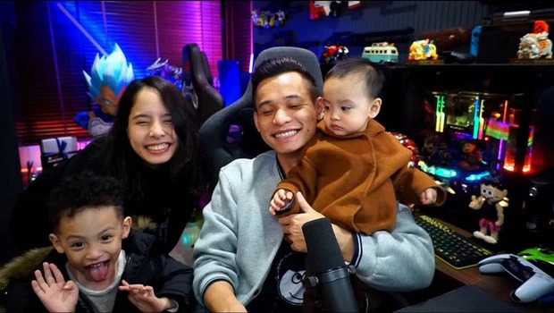 Xuất hiện bài hát về chuyện tình yêu của vợ chồng Độ Mixi, game thủ ngợi khen hết lời