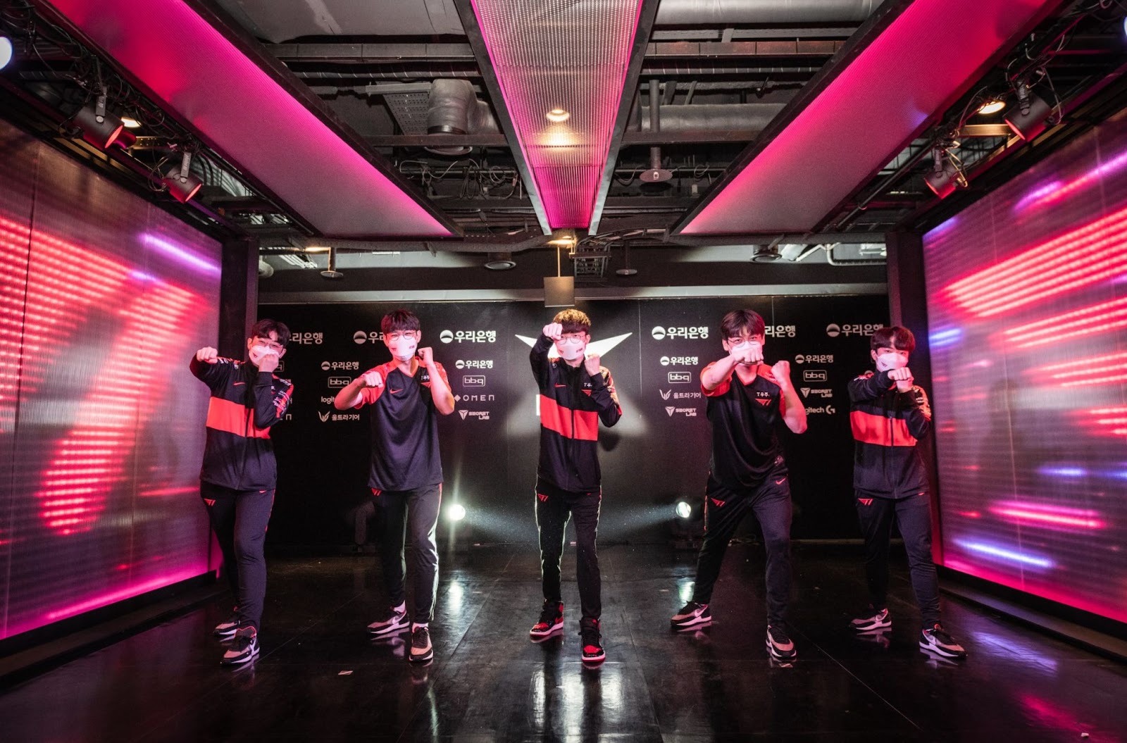 Bảng xếp hạng tuần 8 LCK mùa Xuân 2022: Chovy ở lại nhưng HLE đi nhé