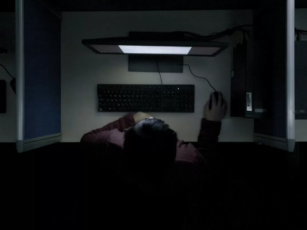 Cựu kiểm duyệt trên Tóp Tóp bị trầm cảm đã kiện công ty sau khi xem những video phản cảm