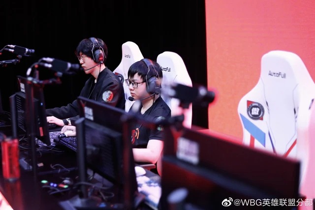 LMHT: Để thua JDG nhưng SofM vẫn nhận mưa lời khen bởi màn trình diễn tuyệt vời của mình