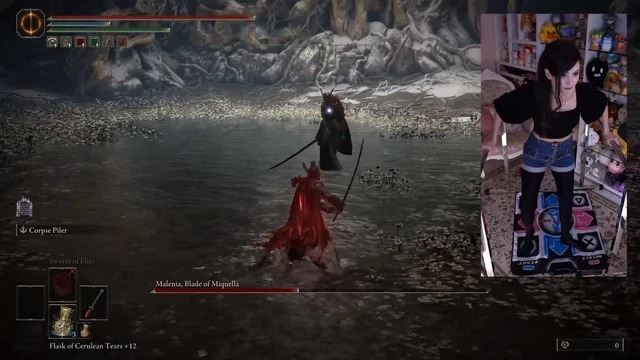 Thán phục nữ game thủ phá đảo tựa game siêu khó Elden Ring bằng đôi chân của mình