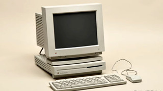 Ai là người đã chế tạo máy tính điện tử số đầu tiên? 