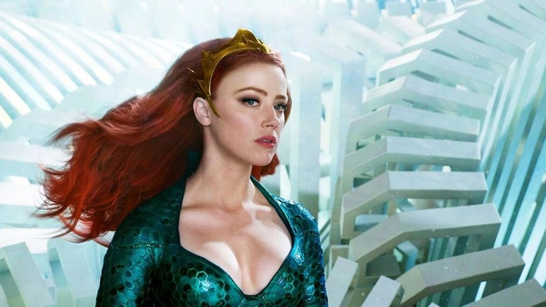 Amber Heard sắp sửa "bay màu" khỏi Aquaman 2