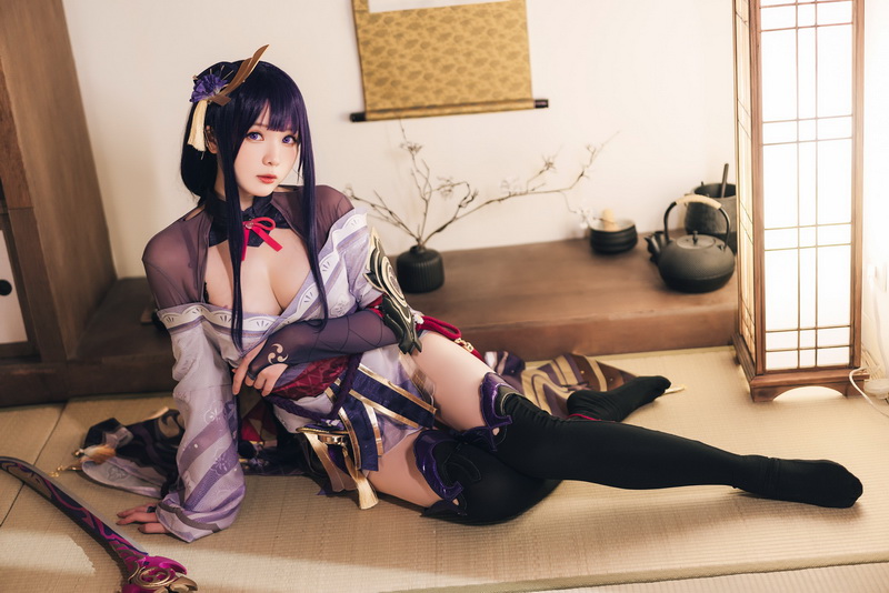 Genshin Impact: Nữ Cosplayer hóa thân thành Raiden Shogun chuẩn Ei đốn tim fan hâm mộ