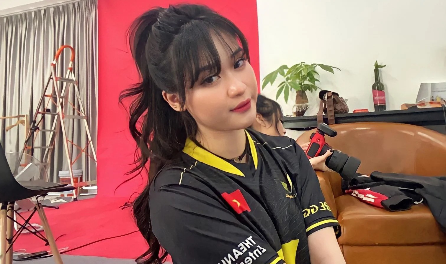 Phương “Ennis”: "Đập tan định kiến con gái chơi Liên Minh kém với quyết tâm giành Huy chương Vàng SEA Games 31"