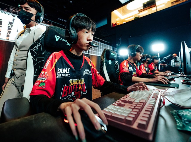 LMHT: SBG thắng đậm trước AZE khiến cộng đồng quốc tế phấn khích tột độ