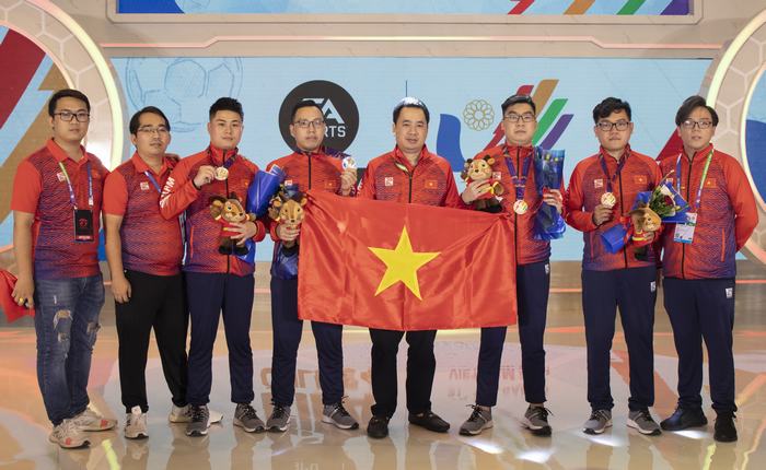 Chung kết Free Fire SEA Games 31: Có chút tiếc nuối nhưng vẫn đầy tự hào với hai đội tuyển Việt Nam