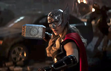 Thor Love and Thunder tung trailer mới, hé lộ rõ tạo hình của Jane Foster và phản diện chính của phim