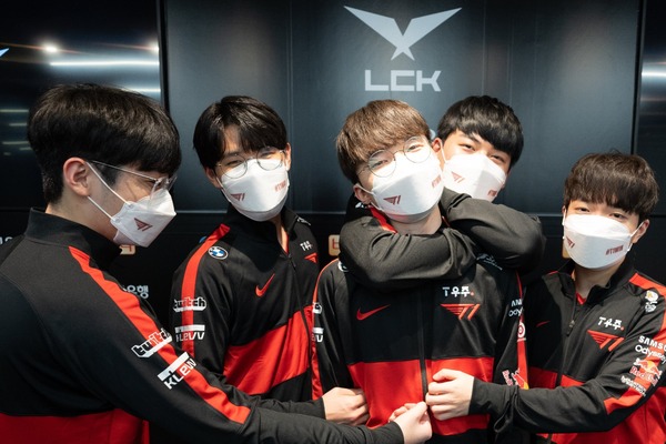 LMHT: T1 quyết đánh bại G2 Esports với tỷ số 3-0 hoàn hảo tại Bán Kết MSI 2022