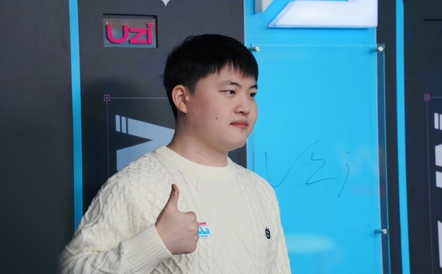 Cộng đồng tranh cãi về điều luật tuyển thủ LPL không được chơi bất kì game nào khác ngoài LMHT trên stream