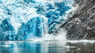 900 loài vi khuẩn đang "mắc kẹt" dưới sông băng có khả năng gây ra đại dịch trong tương lai 