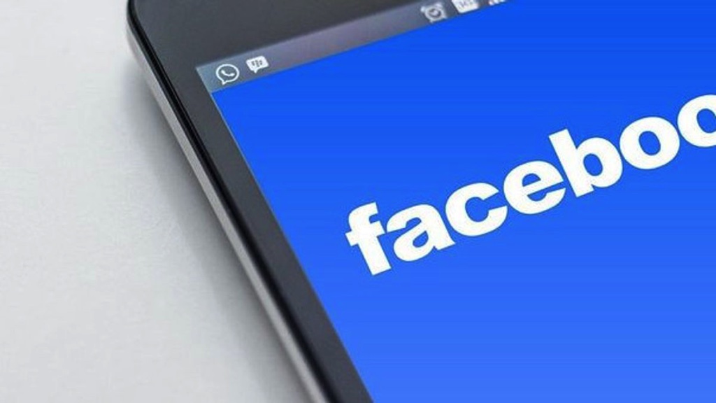 Facebook cho phép người dùng tạo 5 nick clone trong một tài khoản chính
