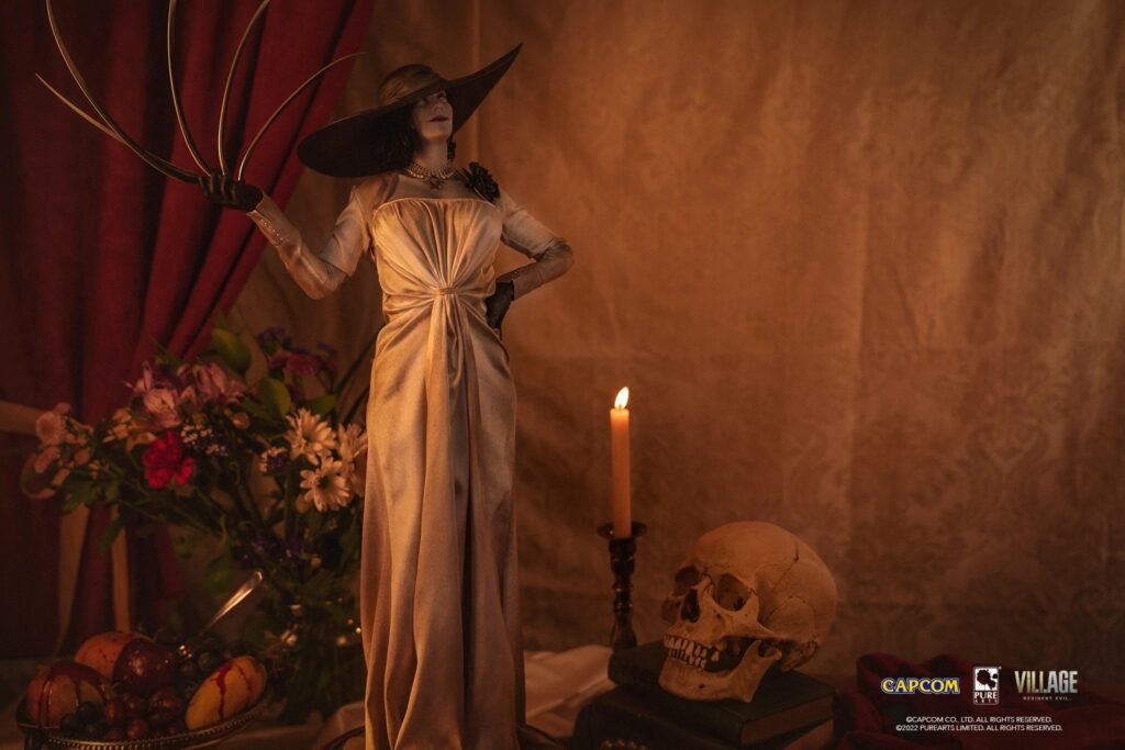 Xuất hiện mô hình Lady Dimitrescu cao gần bằng một đứa trẻ, giá cũng cực kì chát