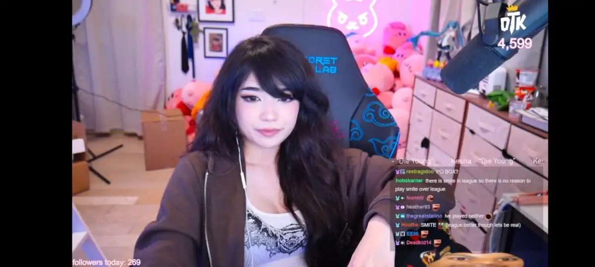 Bị theo đuôi, nữ streamer tống cổ tên biến thái vào bệnh viện tâm thần chữa trị