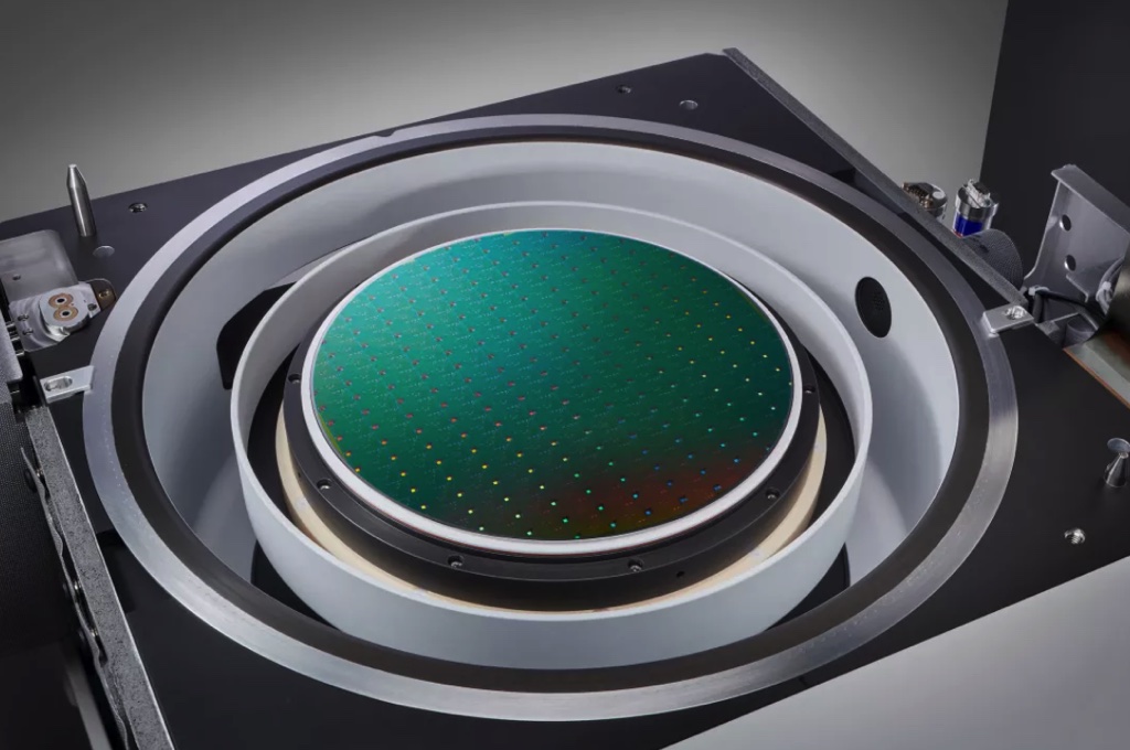 Mỹ cấm vận các nhà sản xuất chip tại Trung Quốc