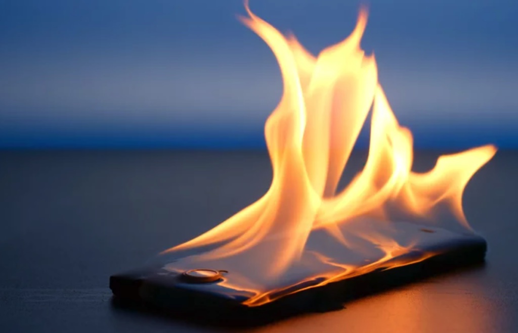 Điện thoại quá nóng: Hãy làm theo các bước dưới đây nếu không muốn điện thoại phát nổ