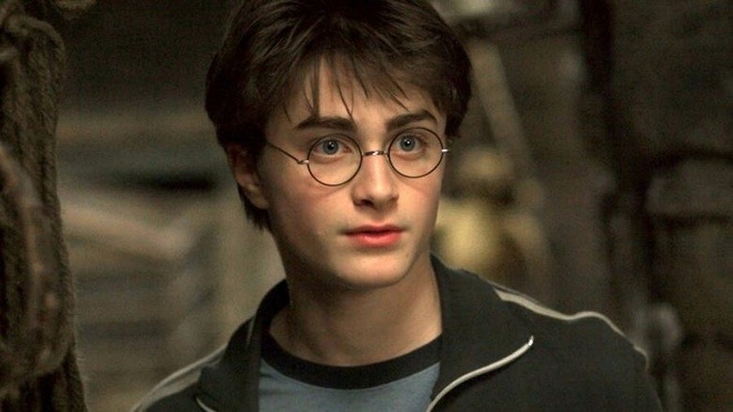 Tài tử Harry Potter vẫn "ghen tị" với đồng nghiệp dù catxe đã chạm ngưỡng 100 triệu USD