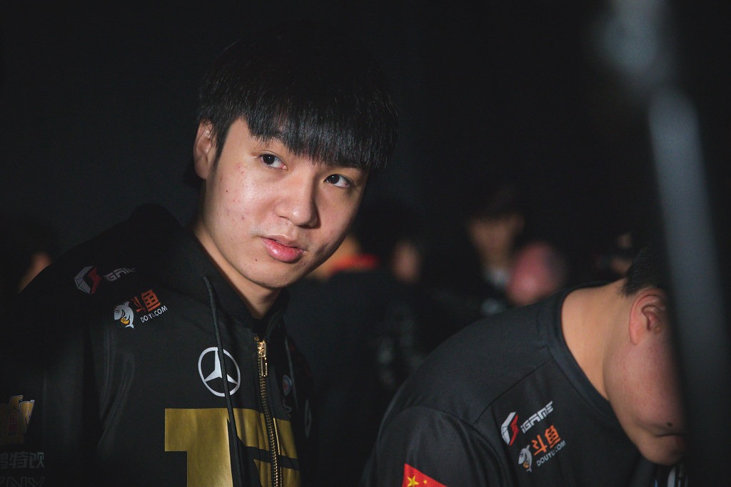 LMHT: Huyền thoại Letme lên tiếng chỉ trích Faker công khai trên sóng livestream