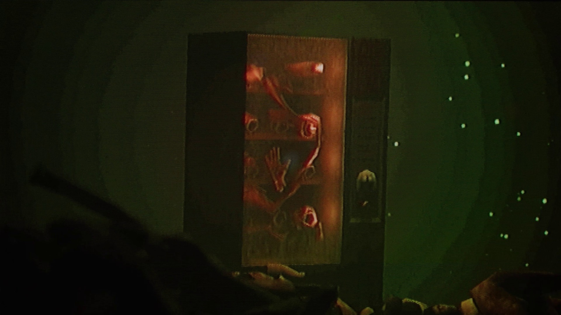 The Fridge is Red ra mắt trailer đầy ma mị và ám ảnh với những chi tiết kinh dị hoài cổ