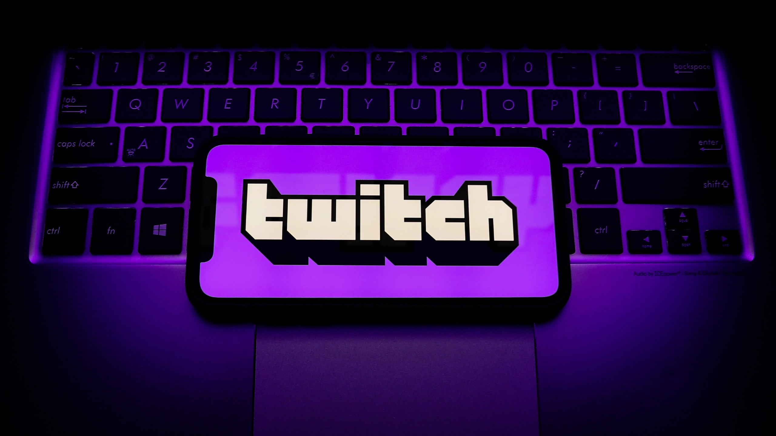 Twitch triệt hạ các luồng phát sóng cờ bạc, cấm các trang web không có giấy phép