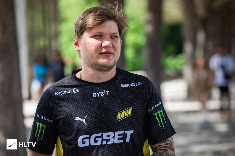 CS:GO: S1mple "chỉ thẳng mặt" ESL vì cho tuyển thủ ở khách sạn có nấm mốc và côn trùng