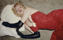Bộ phim tiểu sử 17+ về Marilyn Monroe bị tẩy chay vì chứa loạt cảnh nhạy cảm quá đà
