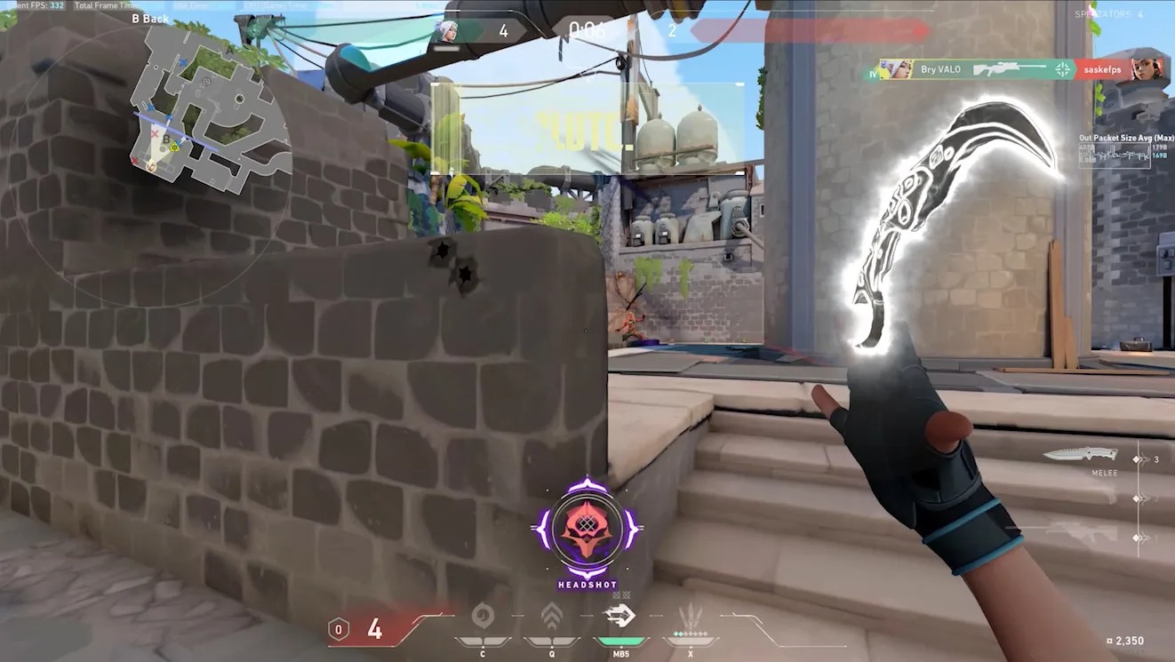 Chị gái "cận chiến" em gái mình vì thả thính bạn trai quen qua mạng