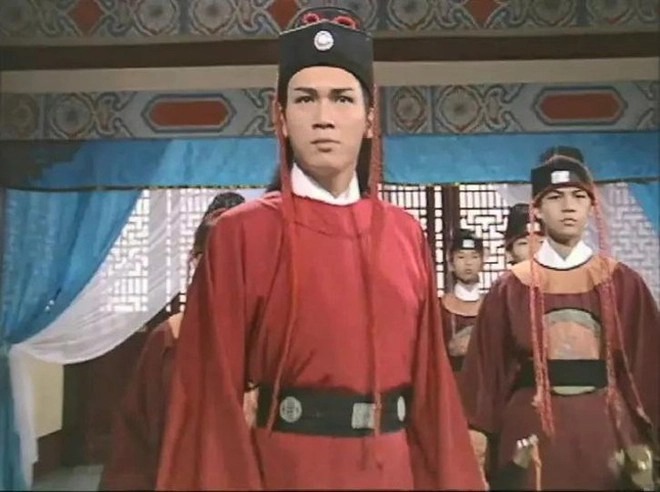 Đây là nam diễn viên Triển Chiêu nghèo nhất màn ảnh hoa ngũ, phải bán hàng online để kiếm sồng