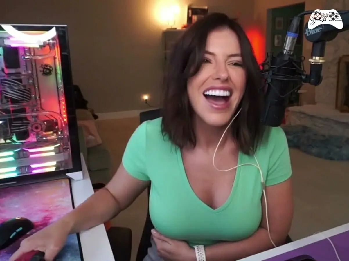 Nữ streamer ngã gãy lưng sau khi chơi game cảm giác mạnh tại sự kiện