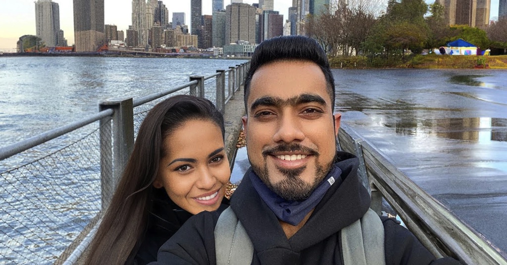 Designer tạo ra hàng chục bạn gái "ảo" bằng AI để họ hàng bớt thắc mắc chuyện tình yêu