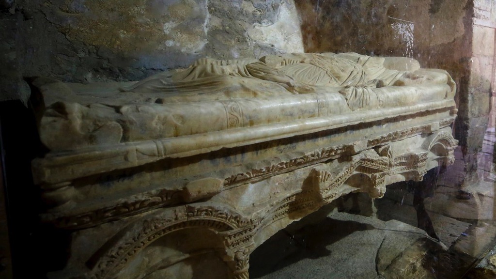 Vị trí mộ của ông già Noel được tìm thấy tại một nhà thờ ở Thổ Nhĩ Kỳ