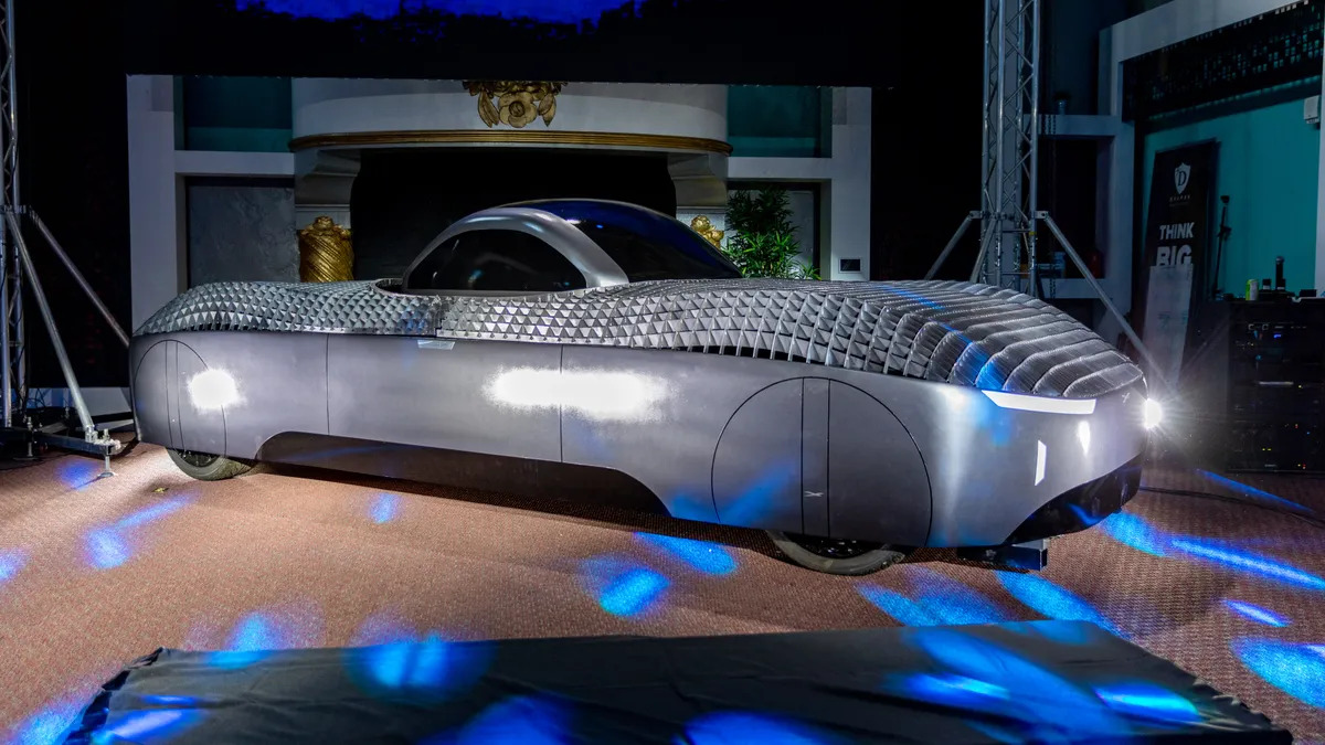 Công ty Mỹ ra mắt ô tô bay với giá khởi điểm 7,5 tỷ đồng và dự kiến cất cánh năm 2025