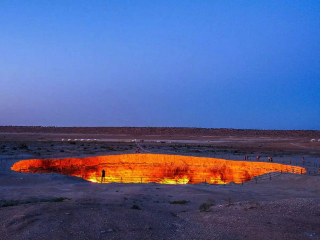 Bí mật về "Cổng địa ngục", miệng núi lửa hơn 50 năm không bao giờ ngừng cháy