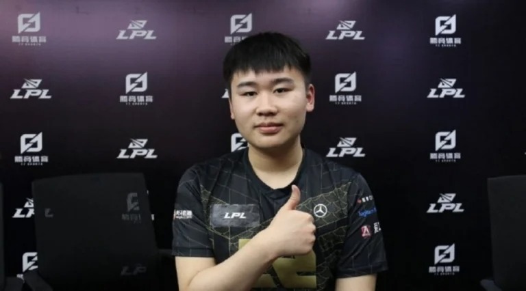 RNG Wei: "Chúng tôi không thể theo kịp meta mới"